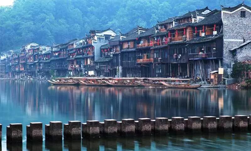 中國(guó)最適合私奔的10個(gè)古鎮(zhèn)：春暖花開(kāi)旅途美麗！