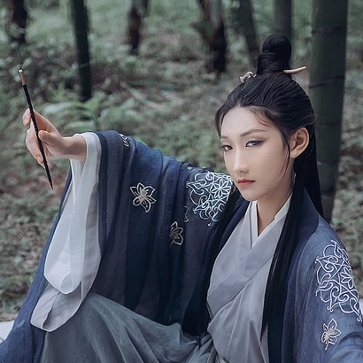 禪意喝酒女生頭像，唯美古風真人頭像