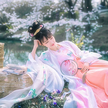 櫻粉清新女生頭像，唯美古風(fēng)真人頭像