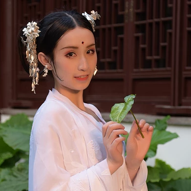 青山煙雨女生頭像，唯美古風(fēng)真人頭像