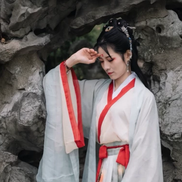 文藝春風(fēng)女生頭像，唯美古風(fēng)真人頭像