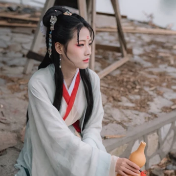 文藝春風(fēng)女生頭像，唯美古風(fēng)真人頭像