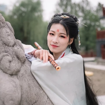 文藝春風(fēng)女生頭像，唯美古風(fēng)真人頭像