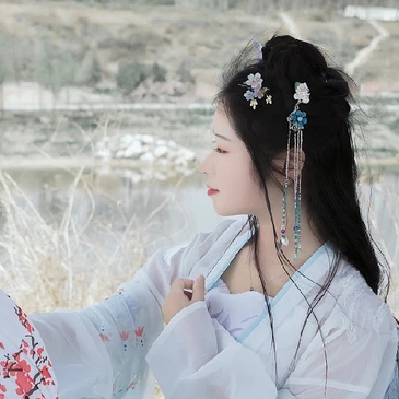 明媚江湖女生頭像，唯美古風真人頭像