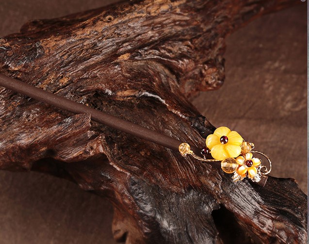 自然清新木簪子，淡黃花朵發(fā)簪頭飾