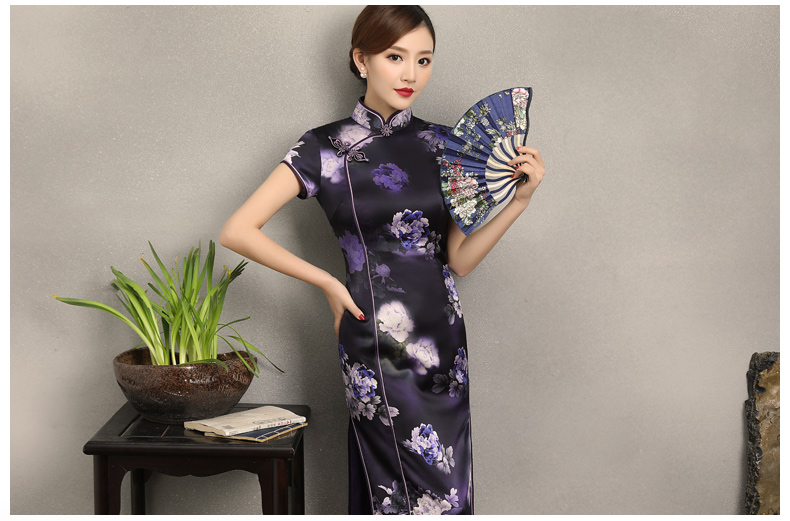 優(yōu)雅鏡花旗袍，清新藍色花旗袍裙