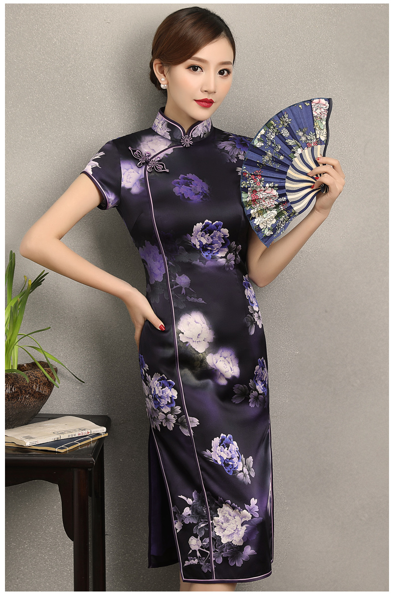 優(yōu)雅鏡花旗袍，清新藍色花旗袍裙