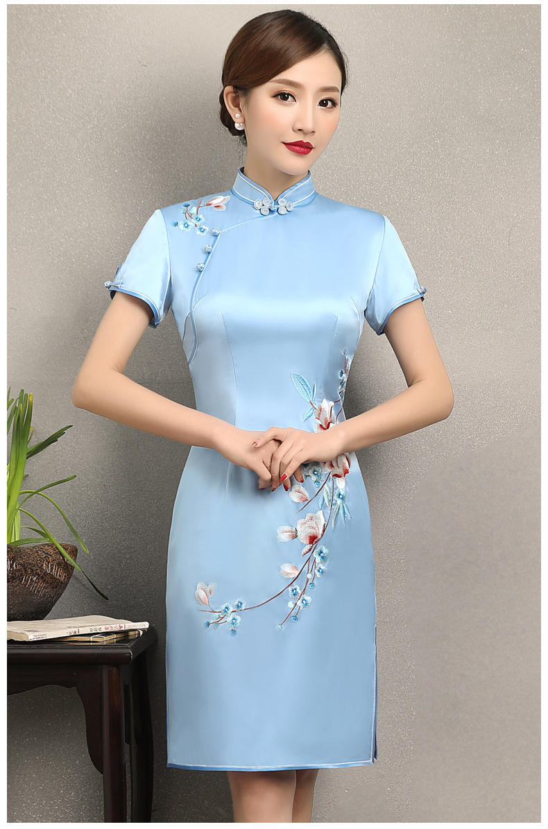 淡藍(lán)清新繡花旗袍，散香時(shí)尚旗袍裙