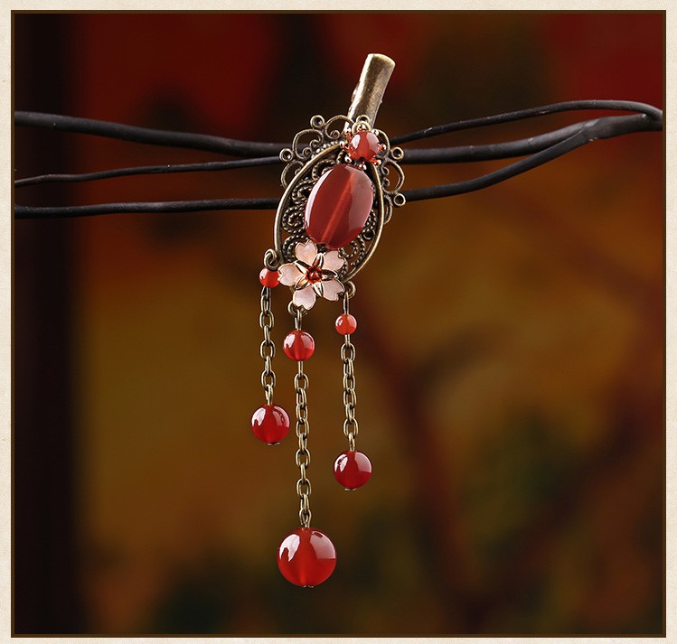 古典美人的發(fā)夾，溫婉氣質(zhì)紅色頭飾