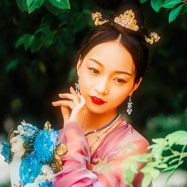 多彩花團扇女生頭像，唯美古風真人頭像