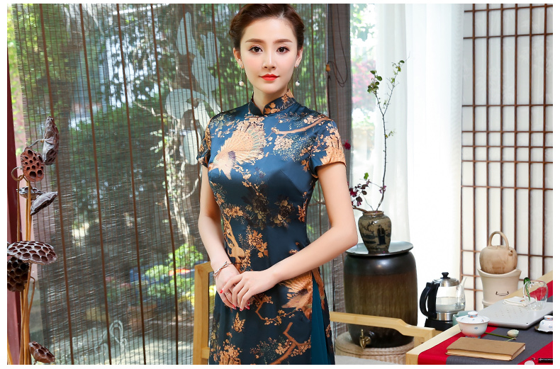 吉祥孔雀圖旗袍，福連文苑奧黛旗袍裙