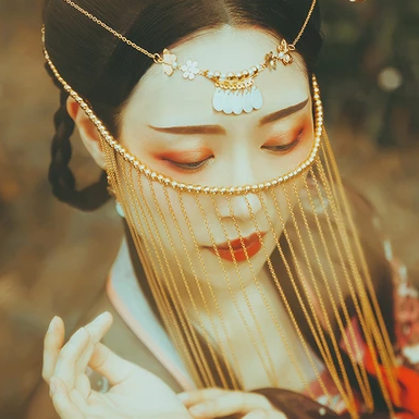 古典少女帶團(tuán)扇女生頭像，唯美古風(fēng)真頭像