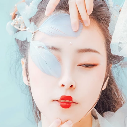 羽仙帶傘女生頭像，唯美古風(fēng)真人頭像