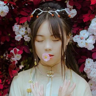 花開芬芳女生頭像，唯美古風(fēng)真人頭像