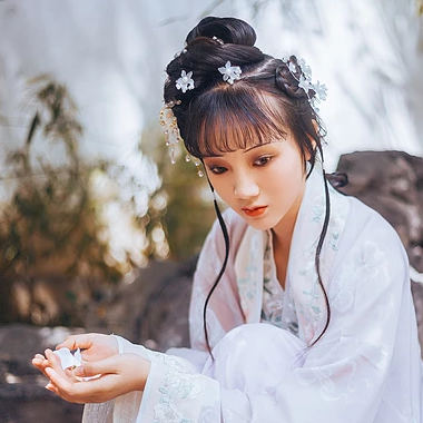 優(yōu)雅庭院女生頭像，唯美古風(fēng)真人頭像