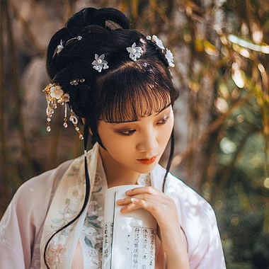 優(yōu)雅庭院女生頭像，唯美古風(fēng)真人頭像