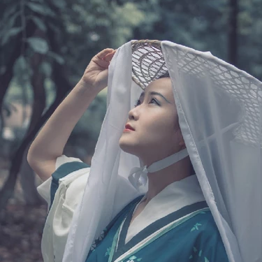 青衣帶斗笠女生頭像，唯美古風(fēng)真人頭像