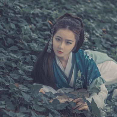 青衣帶斗笠女生頭像，唯美古風(fēng)真人頭像