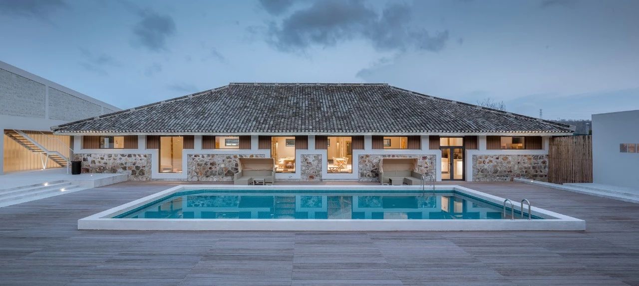 九熹·大樂之野，流水的大樂之野鐵打的小白墻