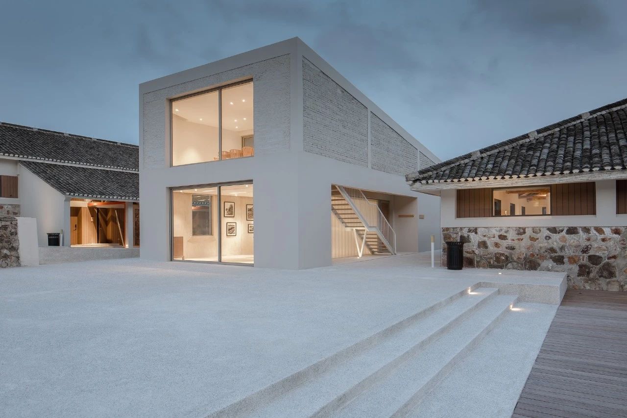 九熹·大樂之野，流水的大樂之野鐵打的小白墻