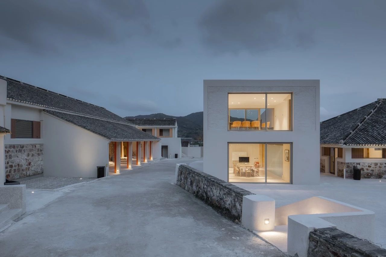 九熹·大樂之野，流水的大樂之野鐵打的小白墻