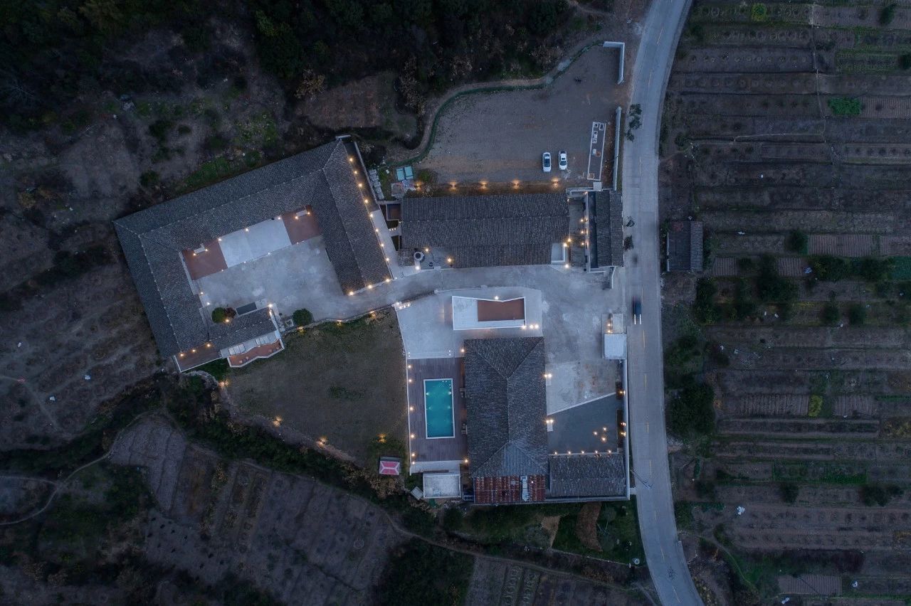 九熹·大樂之野，流水的大樂之野鐵打的小白墻