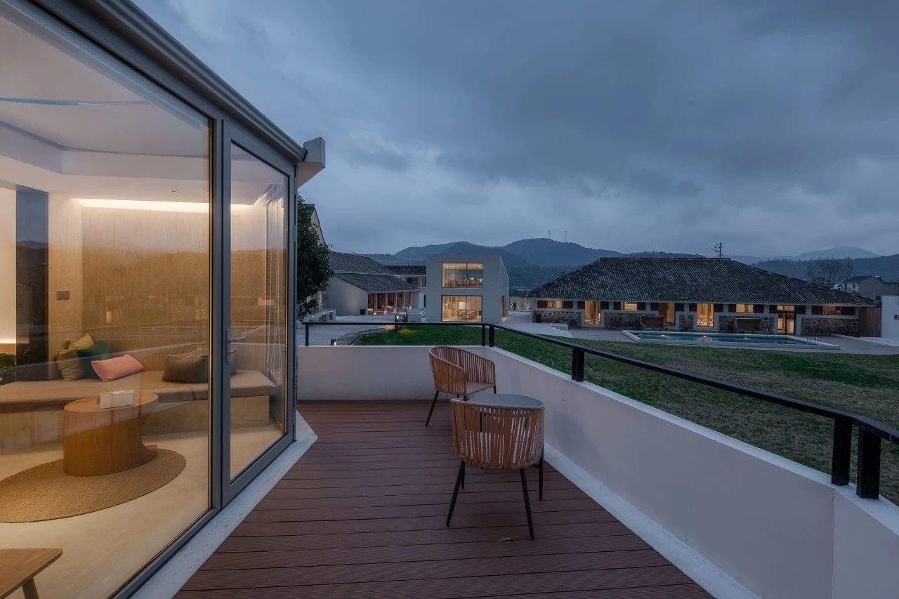 九熹·大樂(lè)之野，流水的大樂(lè)之野鐵打的小白墻