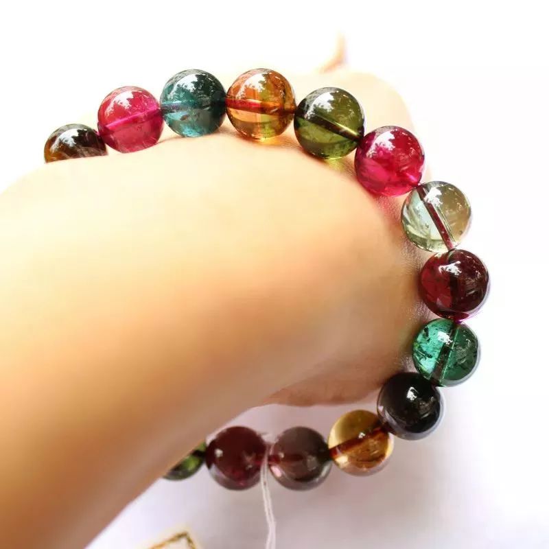 手串怎么戴？左戴玉右戴銀養(yǎng)生更養(yǎng)人！