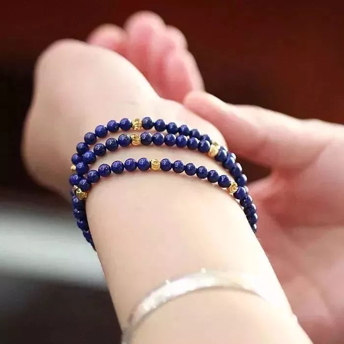 手串怎么戴？左戴玉右戴銀養(yǎng)生更養(yǎng)人！