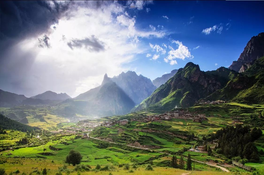 古鎮(zhèn)情懷：30個古鎮(zhèn)愿有人與你一起踏足！