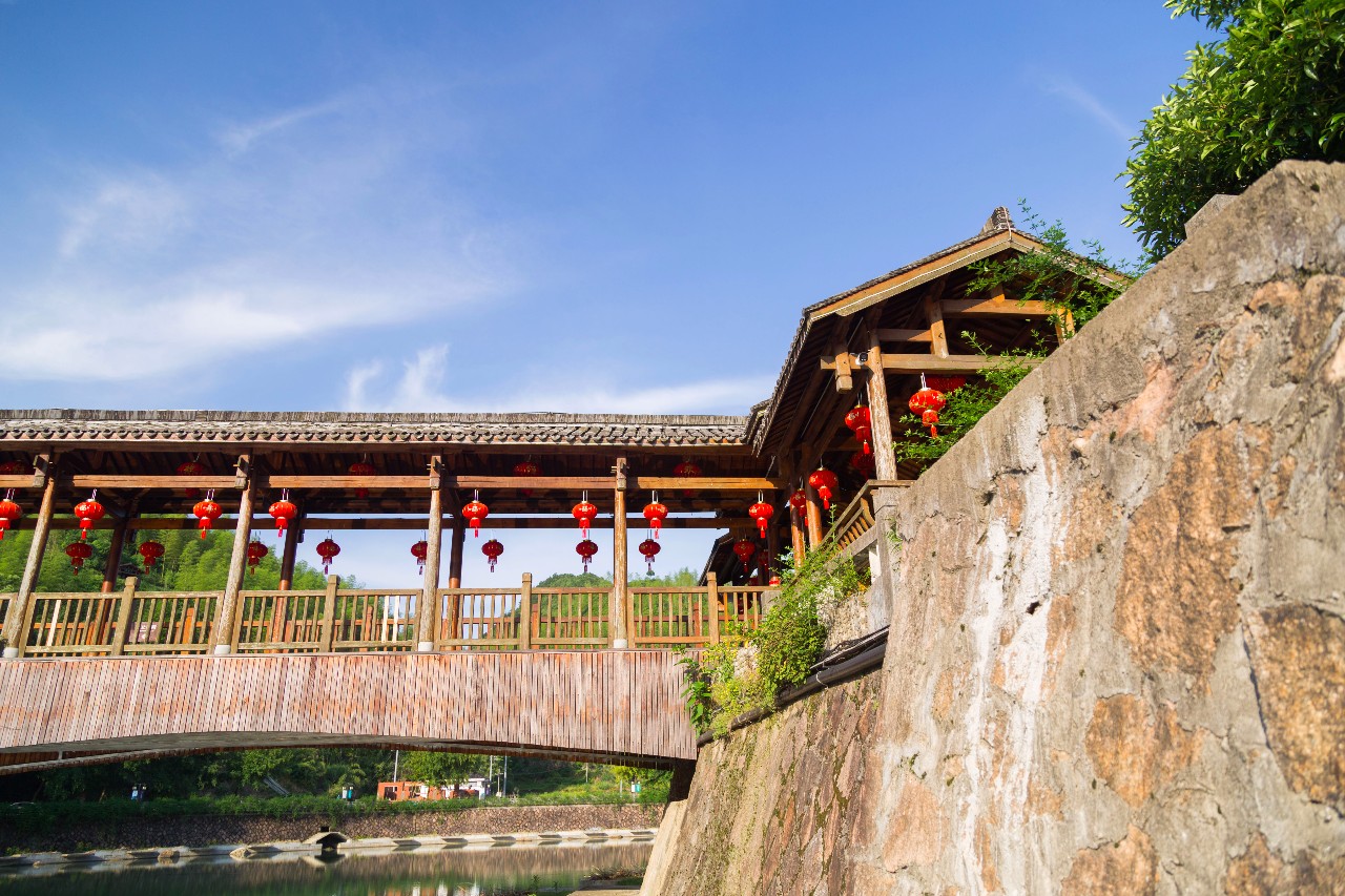 點(diǎn)叁民宿，千島湖坐船賞景豈不詩意？