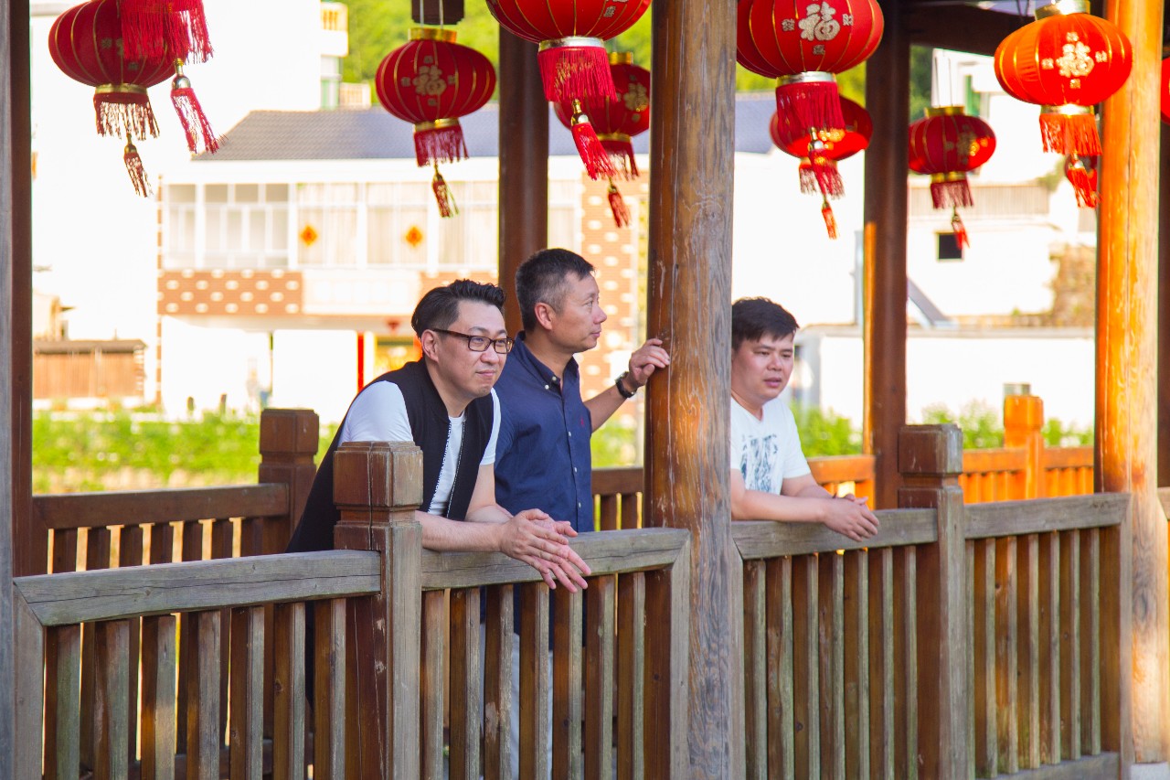 點(diǎn)叁民宿，千島湖坐船賞景豈不詩意？