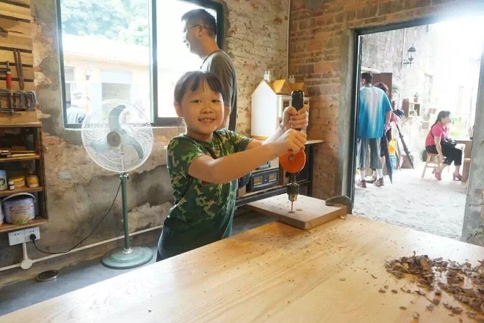 廣州·菁木山舍，有個木屋開滿鮮花看花開花落