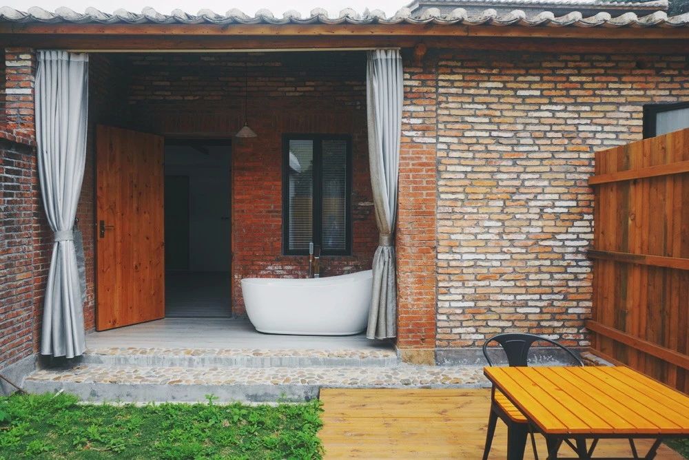 廣州·菁木山舍，有個木屋開滿鮮花看花開花落