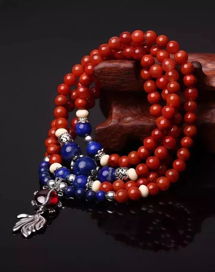 迷戀的紅，南紅手串之美！