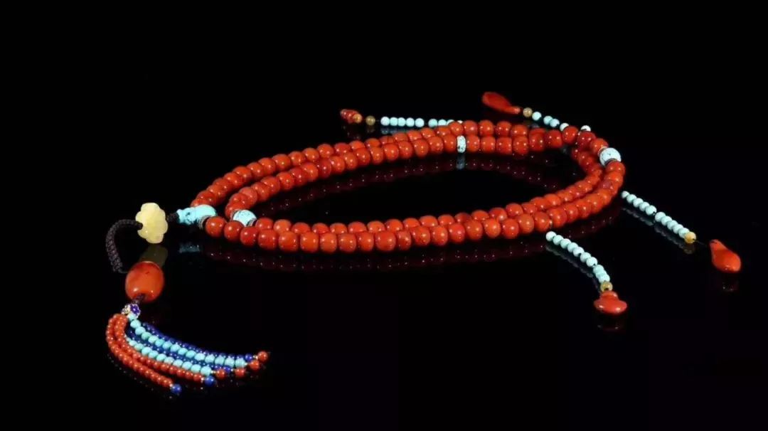 迷戀的紅，南紅手串之美！