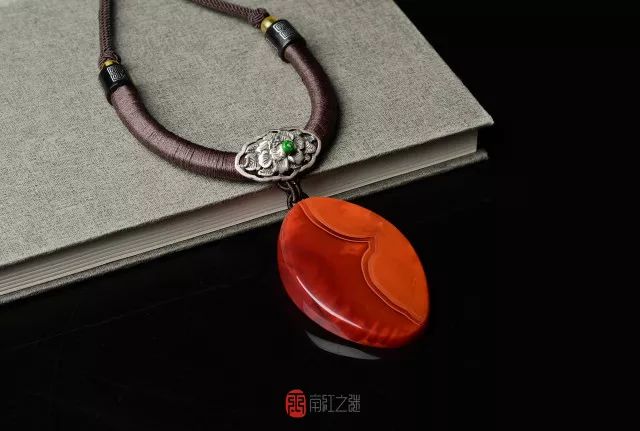 迷戀的紅，南紅手串之美！