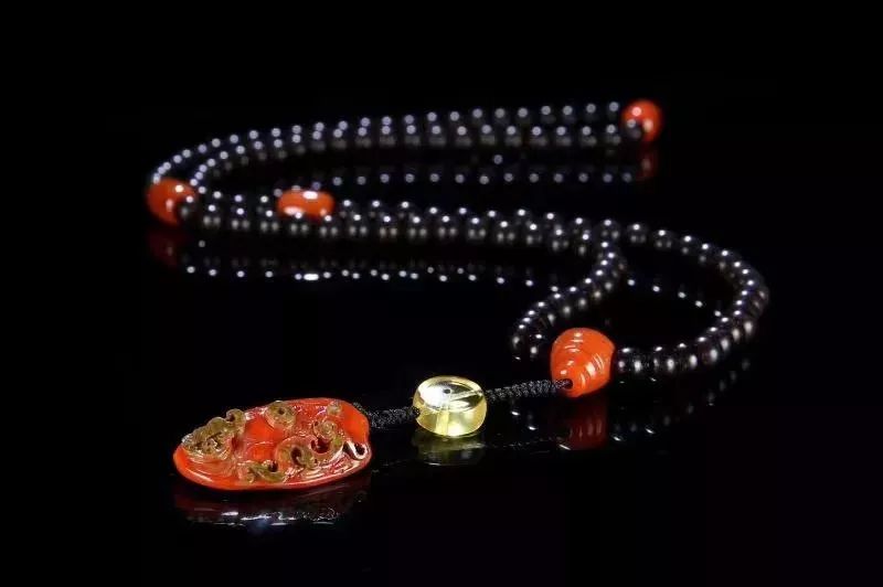 迷戀的紅，南紅手串之美！