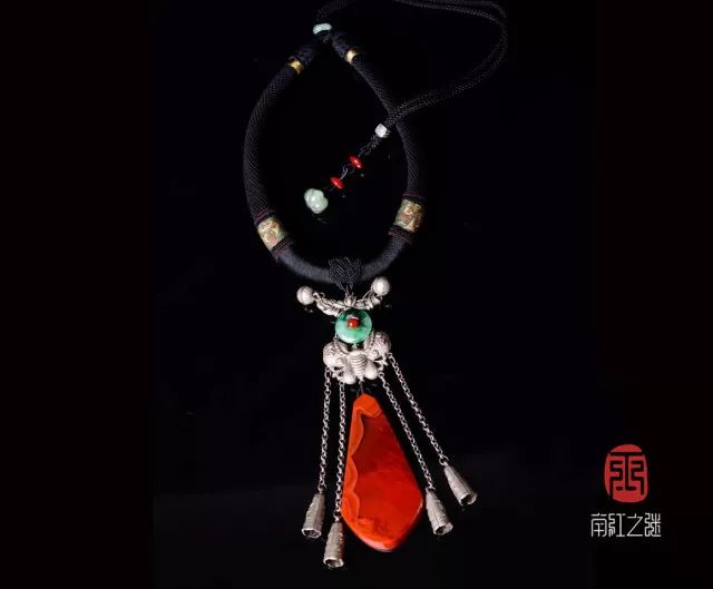 迷戀的紅，南紅手串之美！