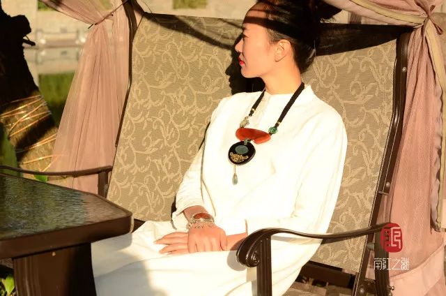 迷戀的紅，南紅手串之美！