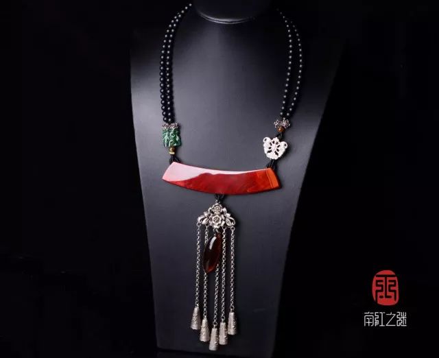 迷戀的紅，南紅手串之美！