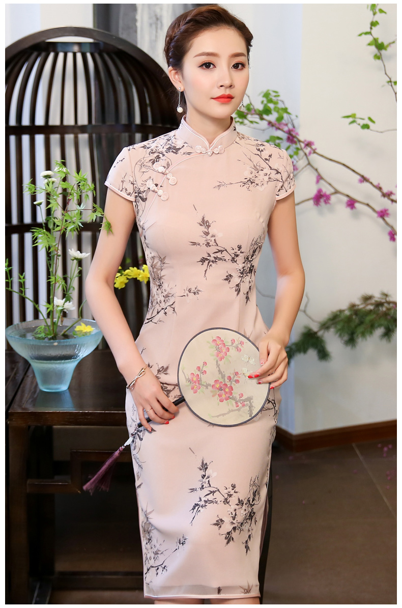 溫婉柔情的粉色旗袍，跨越時代的美!