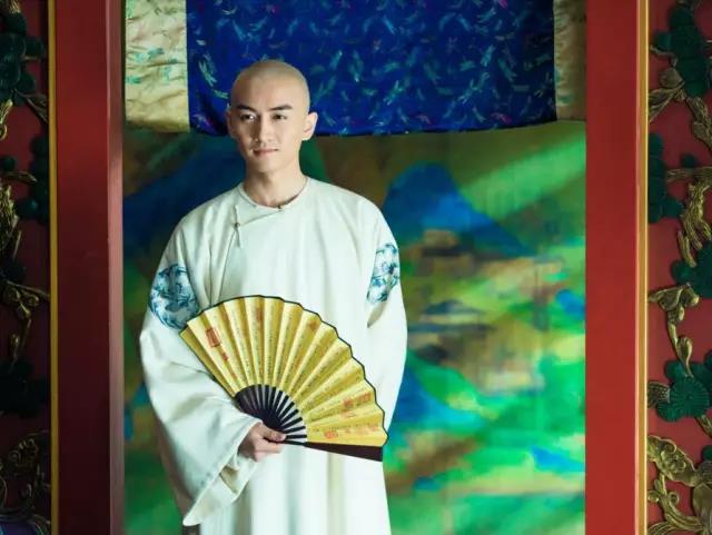 一把扇子風(fēng)情萬(wàn)種：搖出最美的福連文苑！