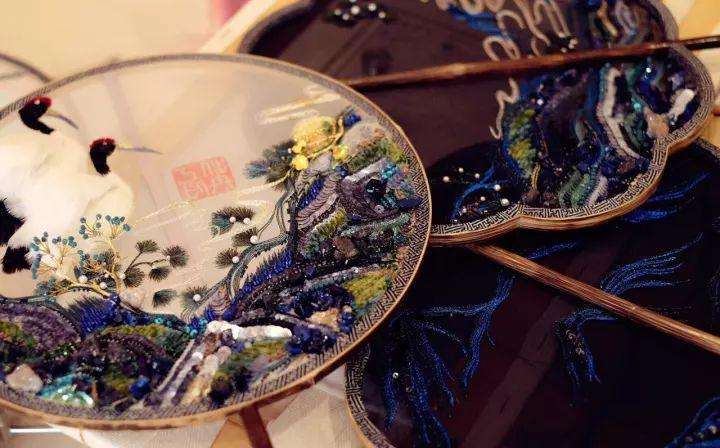 一把扇子風(fēng)情萬種：搖出最美的福連文苑！