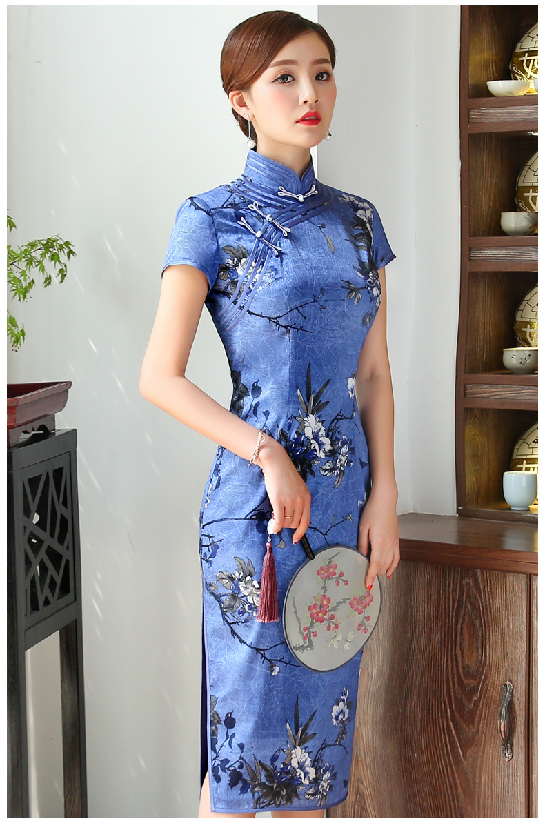 幽藍(lán)斜襟旗袍，優(yōu)雅迷人!