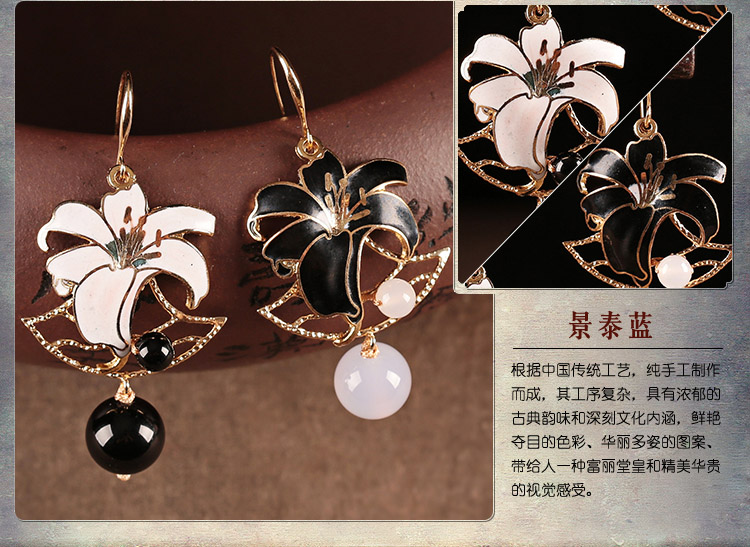 黑白百合花耳環(huán)，優(yōu)雅曼妙的首飾!