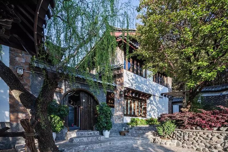 麗江·白馬里，千年古城化作最美背景