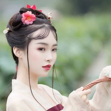 提籃采蓮女生頭像，唯美古風(fēng)真人頭像