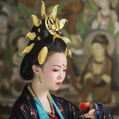 精致古典女生真人頭像，持扇古風(fēng)頭像