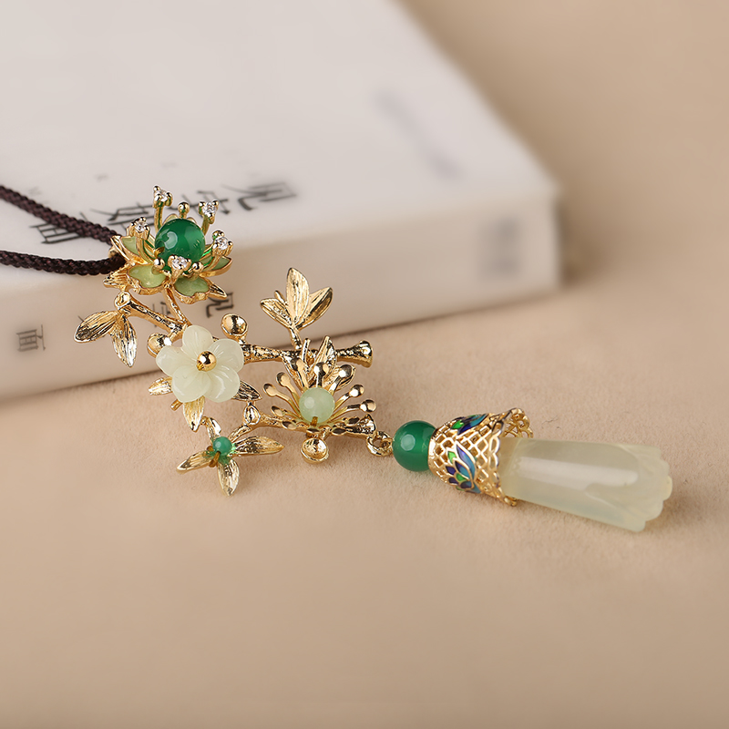 玉蘭花吊墜項鏈，清新岫玉毛衣鏈